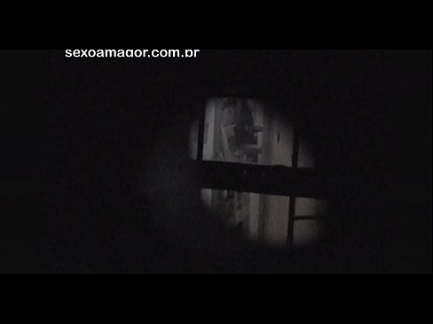 ❤️ Блондинку тайно снимает на видео соседский вуайерист, спрятанный за полыми кирпичами ❌ Секс видео у нас ️❤